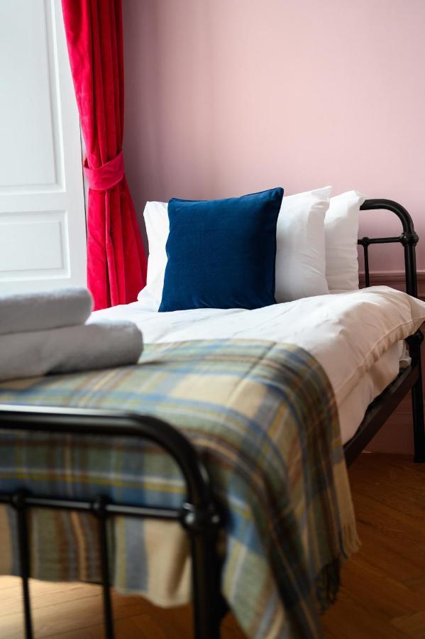 Spacious City Centre Family Room Единбург Екстериор снимка